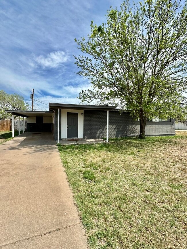 Building Photo - 2401 Field St