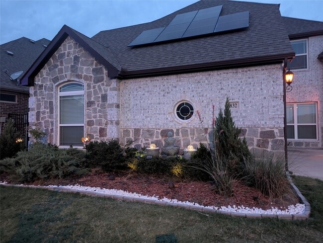 Building Photo - 9832 El Colina Dr