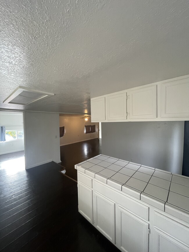 Foto del edificio - 523 Mitchell Ave