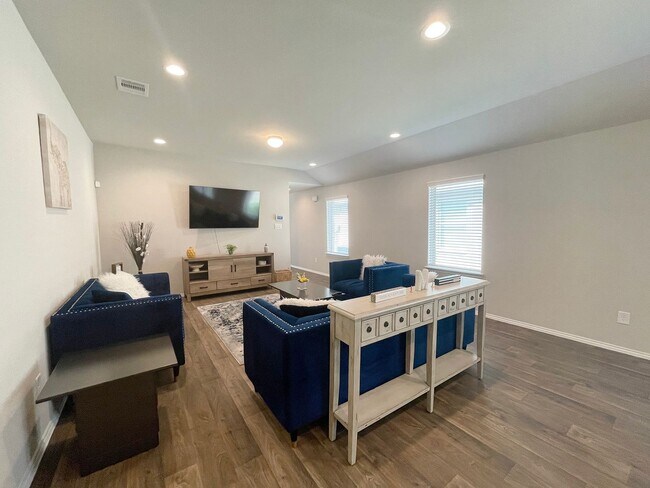 Building Photo - 2407 Ginnala Maple Ct**Ask about our NO SE...