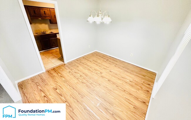 Foto del edificio - 4422 Howardcrest Dr