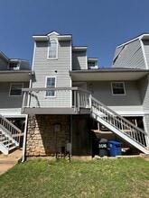Building Photo - 308 Settlers Bend