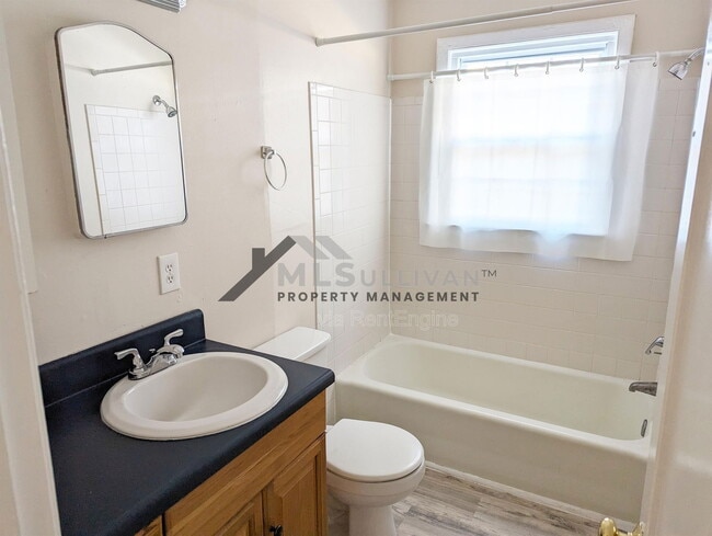 Foto del edificio - 2020 Englewood Ave