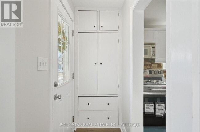 Building Photo - 86 E 38th St