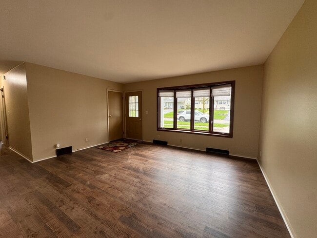 Building Photo - 757 Watson Dr