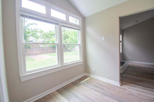 Foto del edificio - 621 Winthrop Ct
