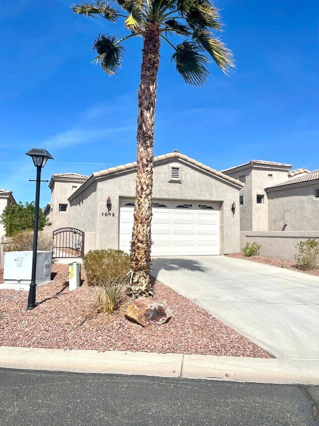 Primary Photo - Great 2 Bedroom Home in Gated Neighborhood!