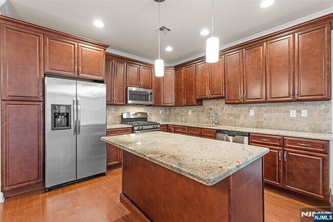 Foto del edificio - 52 Parkside Dr