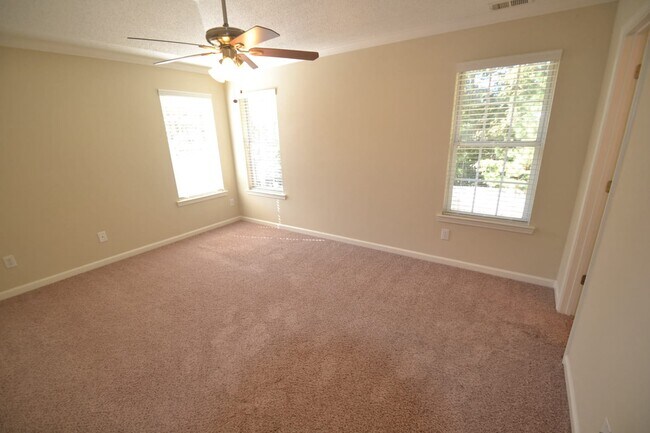 Foto del edificio - 3739 Summit Trce