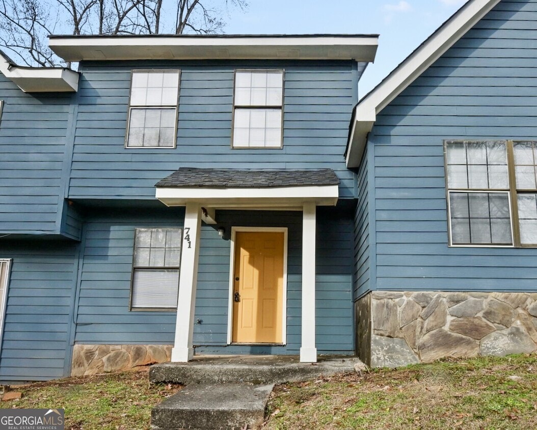 Foto principal - 741 Oak Dr