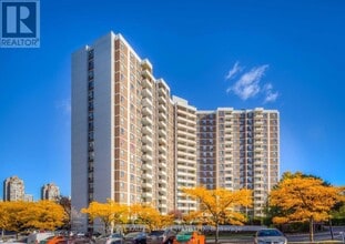Building Photo - 20 Edgecliff Golfway