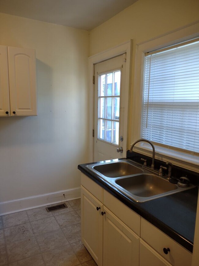 Foto del edificio - 605 S Waccamaw Ave
