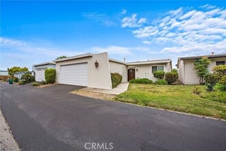Building Photo - 3808 Vista Campana S