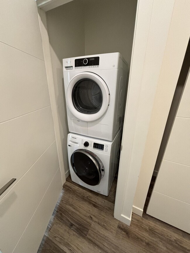 Building Photo - 5623-5623 Fenwick St