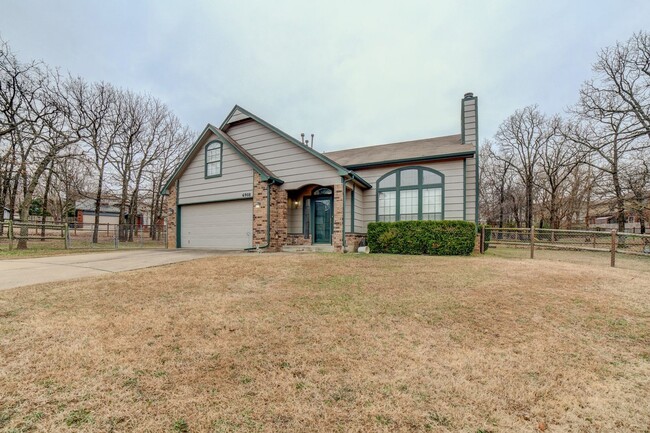 Building Photo - West Tulsa Gem! 3 Bed 2.5 Bath