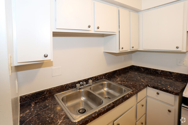 Kitchen - Seaway Terrace Apartments