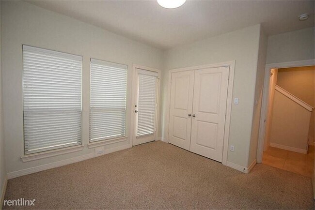 Building Photo - 2 br, 2 bath House - 6351 Vinewood St