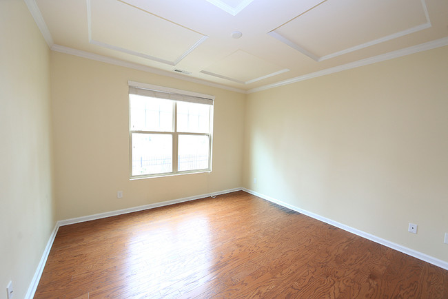 Building Photo - 60 Intuition Cir