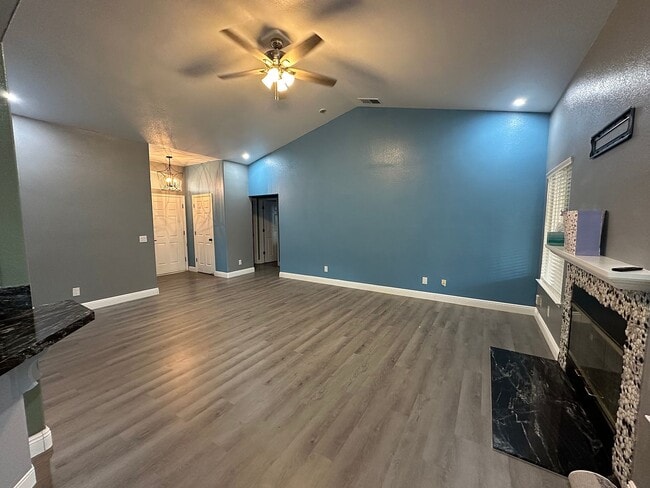 Building Photo - 749 Nighthawk Ct