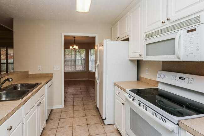 Foto del edificio - Beautifully updated 3 Bedroom Home