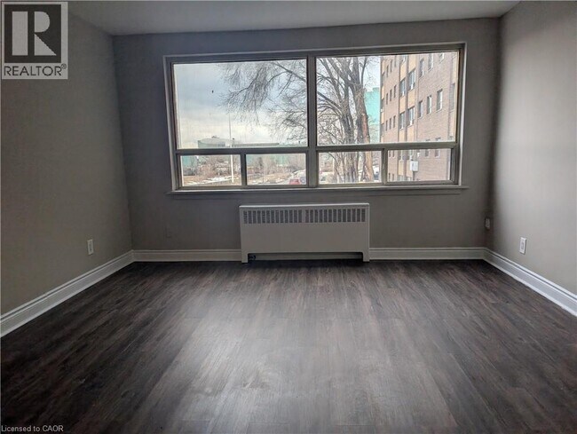 Photo du bâtiment - 468 Ottawa St N