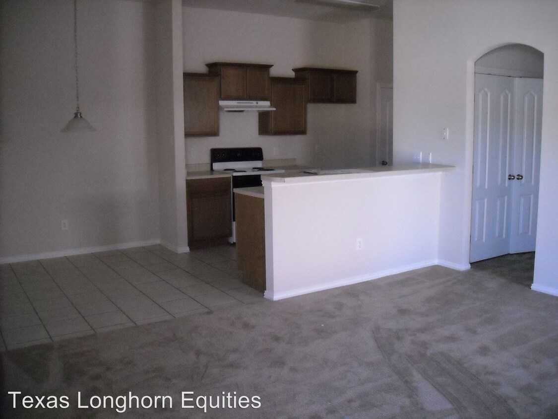 Foto del edificio - 5602-5604 Homestead Rd