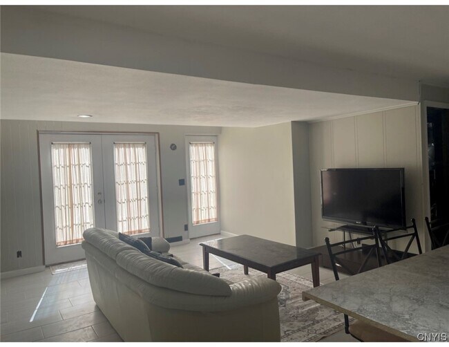 Foto del edificio - 7390 Barberry Ln