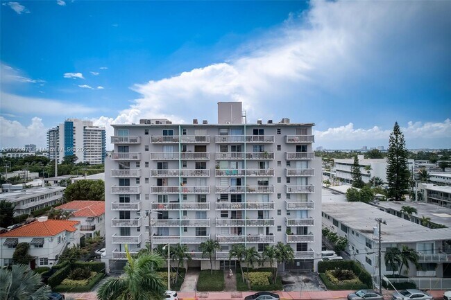 Building Photo - 7620 Carlyle Ave