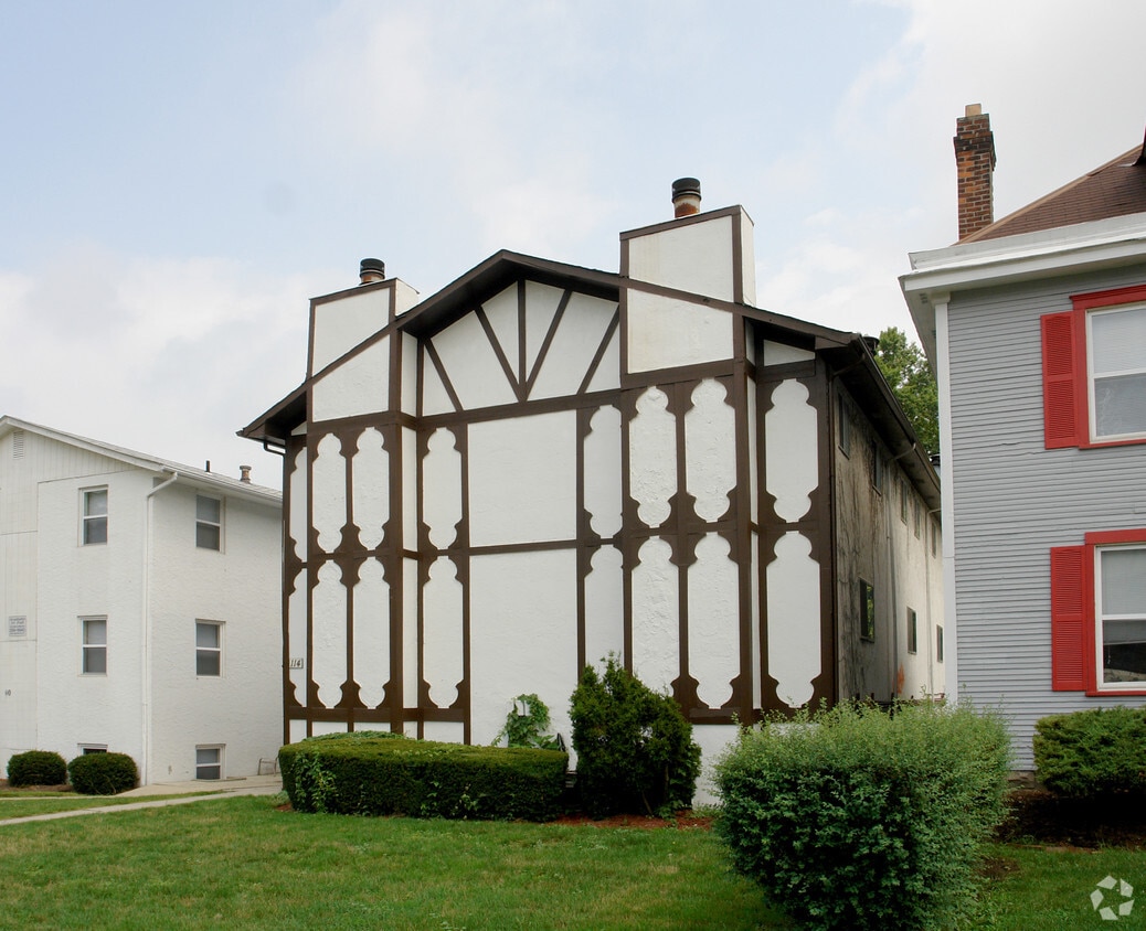 Building Photo - 114 E Norwich Ave