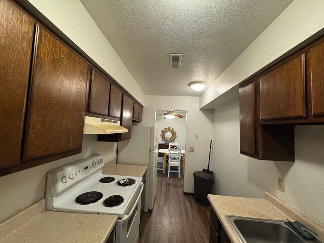 Foto del edificio - 5007 Hill Ave