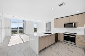 Building Photo - 2000 Metropica Wy