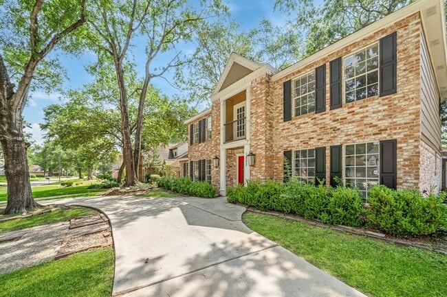 Foto del edificio - 1823 Saddlecreek Dr