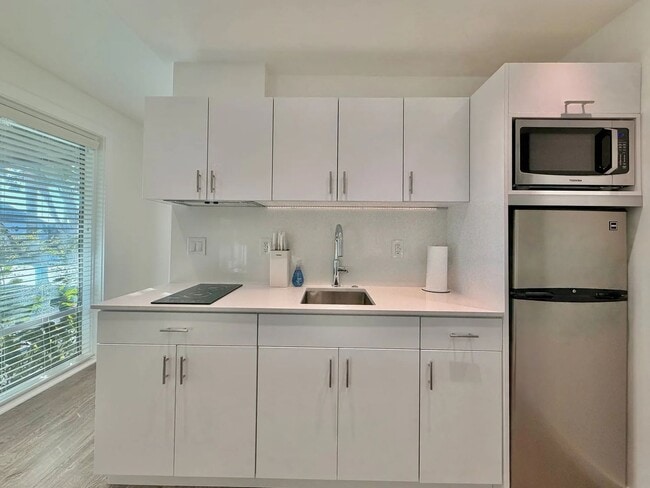 Interior Photo - Wilshire Embassy Apartments