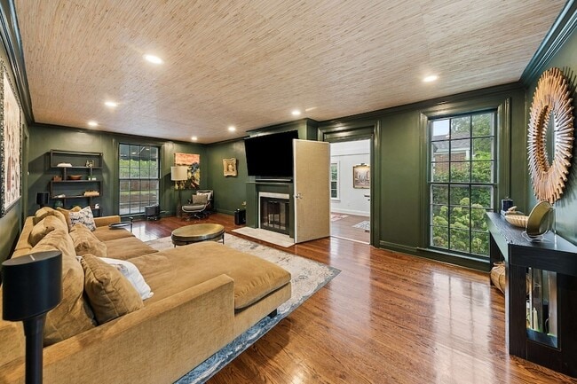 Photo - 1486 Woodmont Boulevard House