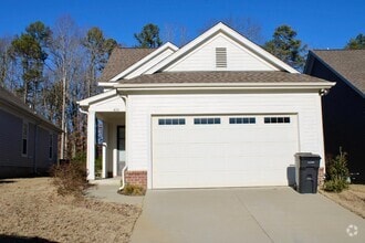 Building Photo - 425 Live Oak Dr