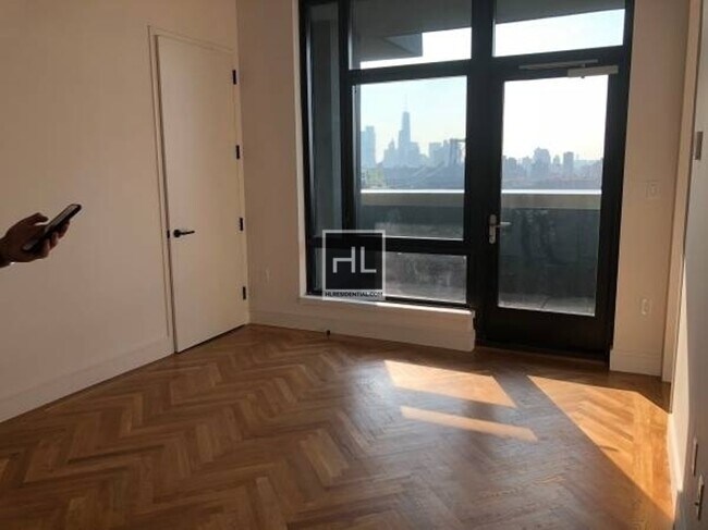Building Photo - Wythe Avenue Williamsburg NO FEE!