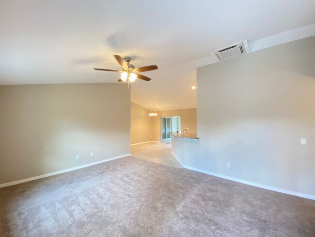Foto del edificio - Custom Home - Desirable SW Ocala neighborhood 3/2/2 ** Wont Last**