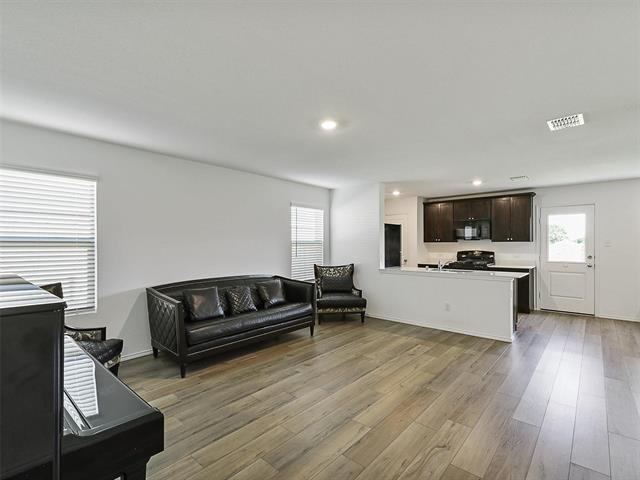 Building Photo - 1701 River Xing Dr