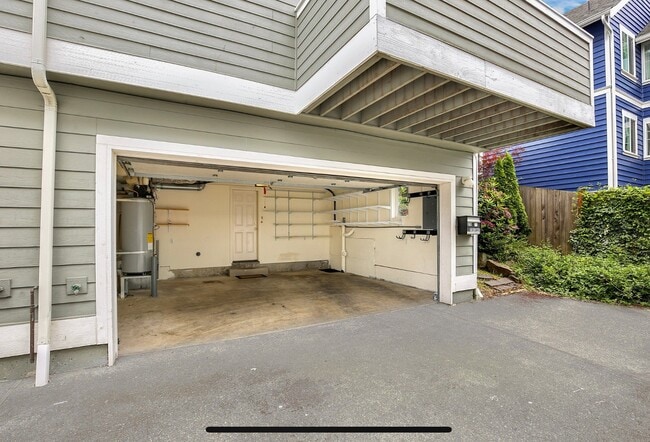 Building Photo - 219 23rd Ave