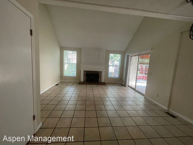 Foto del edificio - 3 br, 2 bath House - 457 Fillmore Ct
