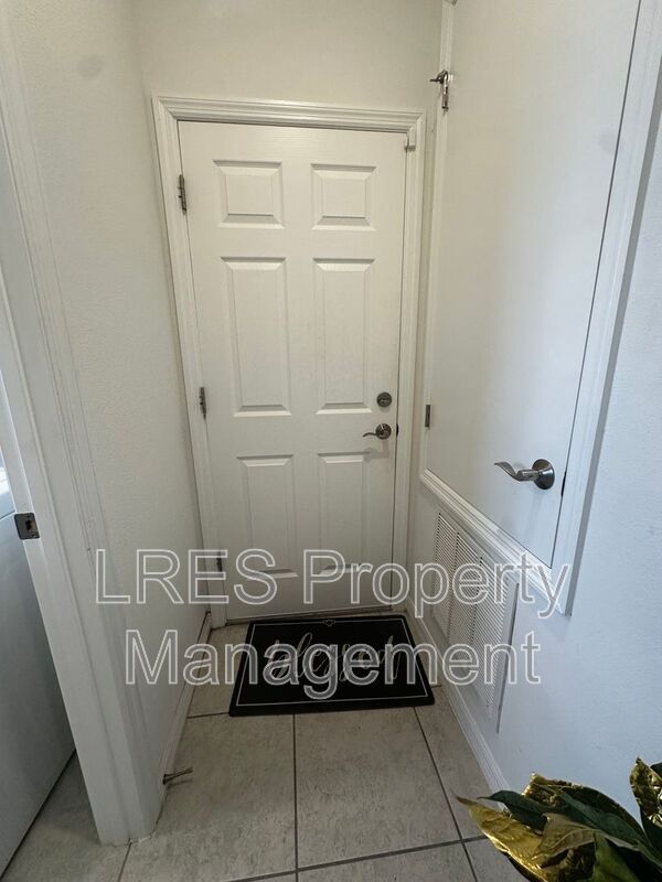 Building Photo - 3130 Amaranth St