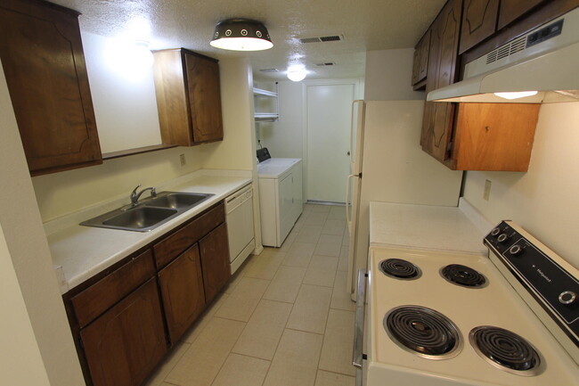 Foto del edificio - 8448 Spain Rd NE