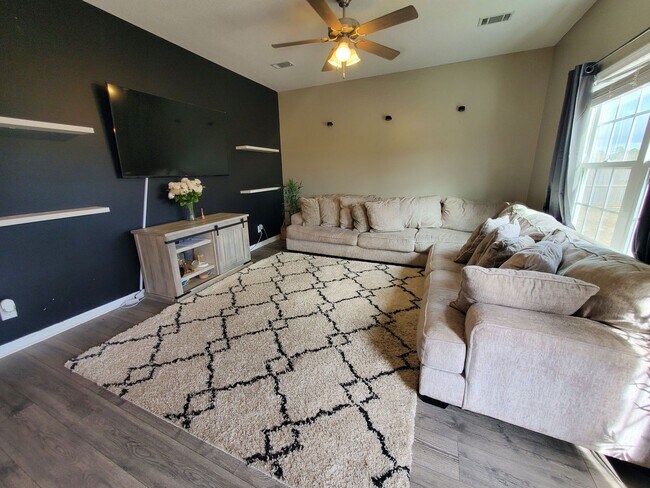 Foto del edificio - *Available March 1*