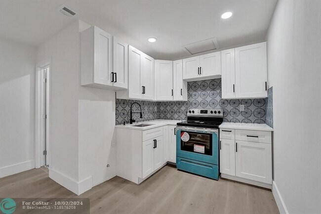 Building Photo - 2439 Garfield St