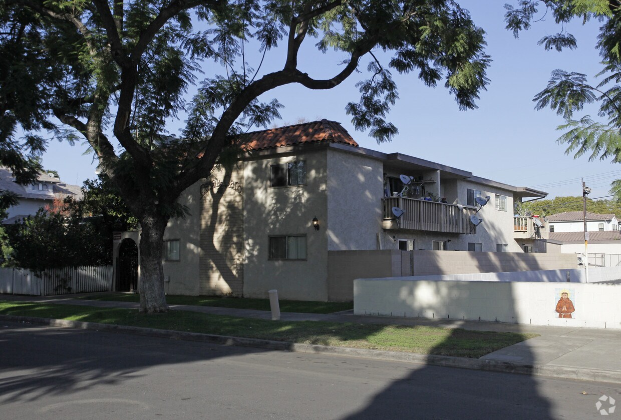 Foto del edificio - 815 N Lacy St