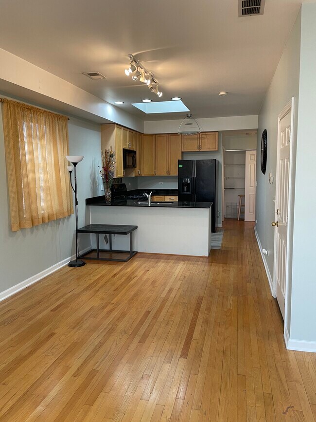 Foto del edificio - 2349 W Harrison St