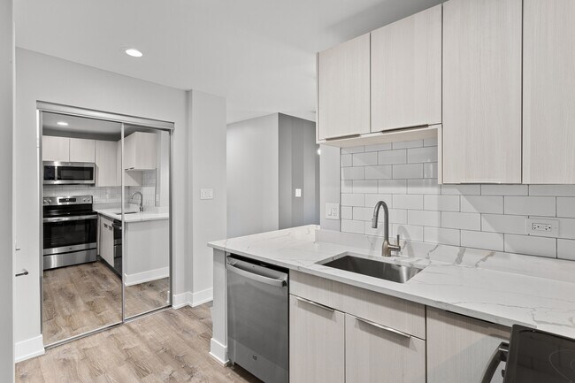 Foto del edificio - 1303 W Estes Ave