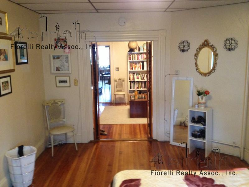 Primary Photo - 227 Maverick St