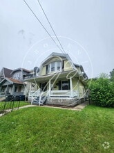 Building Photo - 540 Carlton St