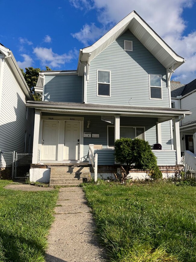 Building Photo - 968-970-970 Wilson Ave